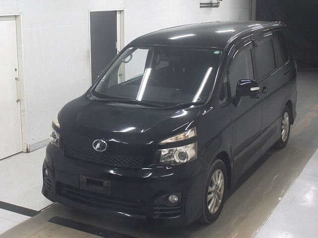 TOYOTA VOXY 2010