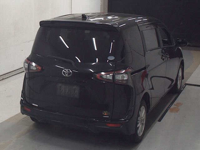 TOYOTA SIENTA 2016