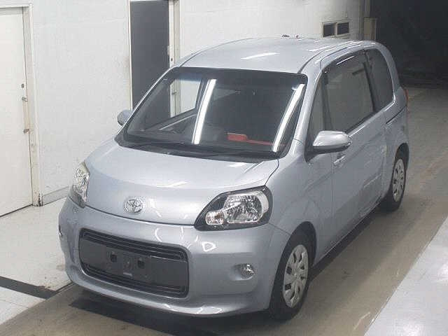 TOYOTA PORTE 2015