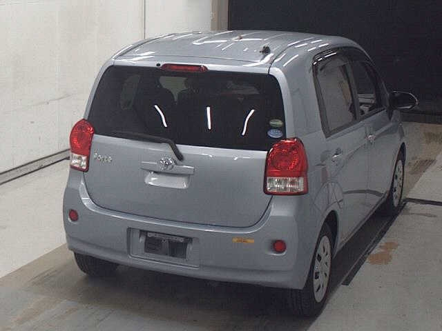 TOYOTA PORTE 2015
