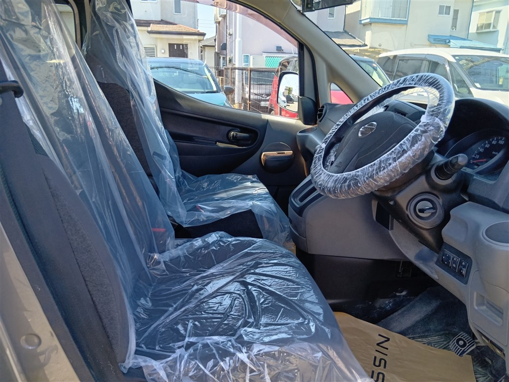 NISSAN NV200 2013
