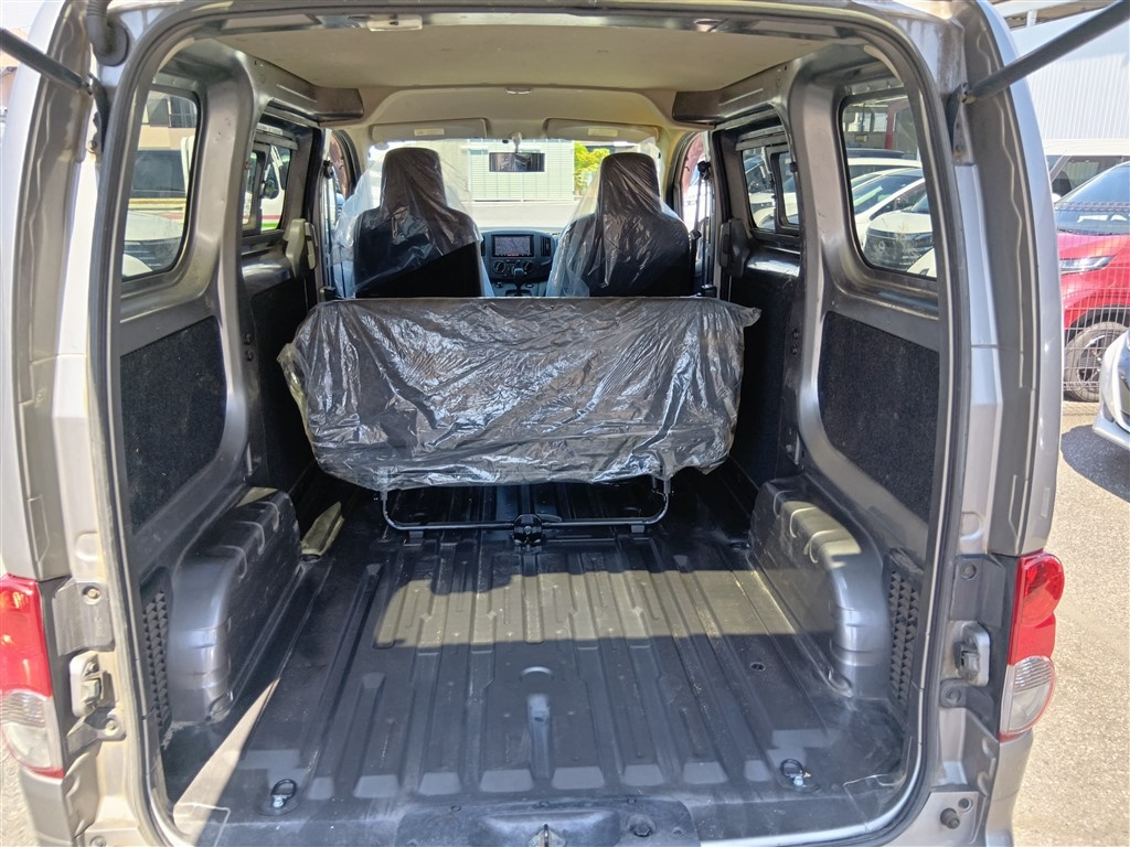 NISSAN NV200 2013
