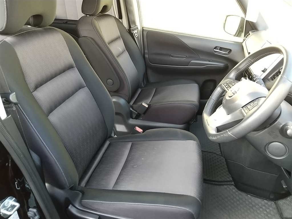 NISSAN SERENA 2017