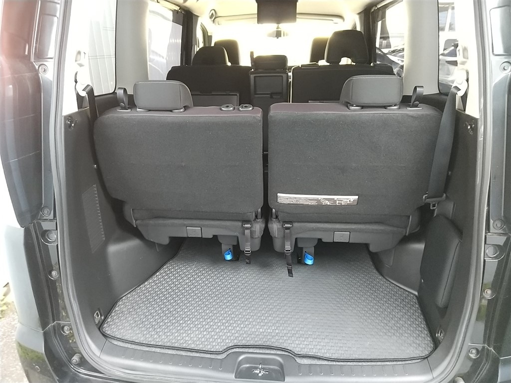 NISSAN SERENA 2017