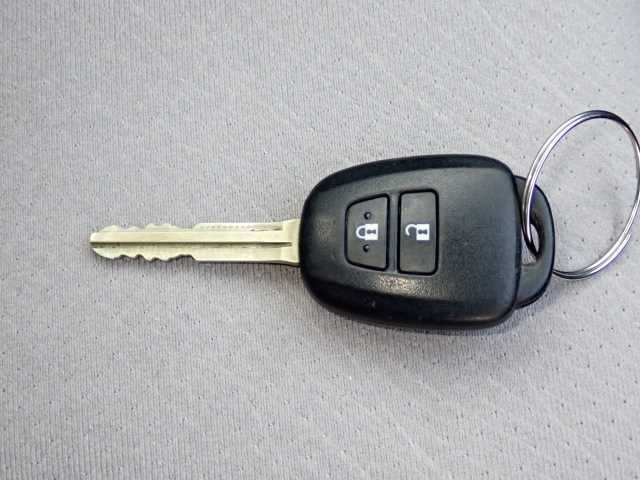 TOYOTA COROLLA AXIO 2016