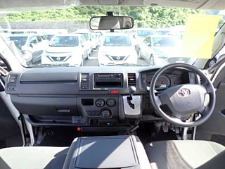 TOYOTA HIACE VAN 2016