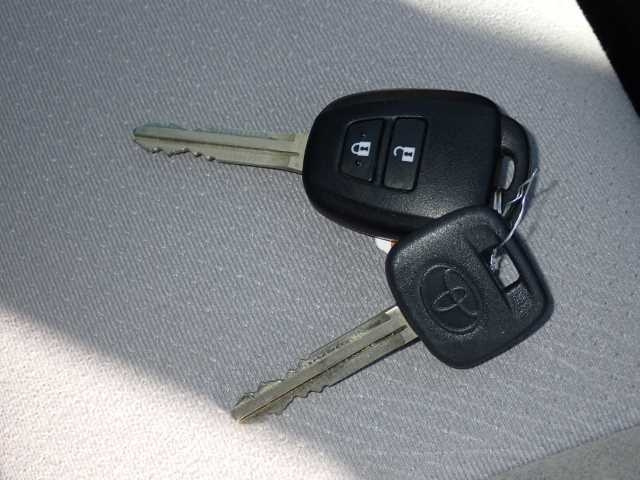 TOYOTA COROLLA AXIO 2016