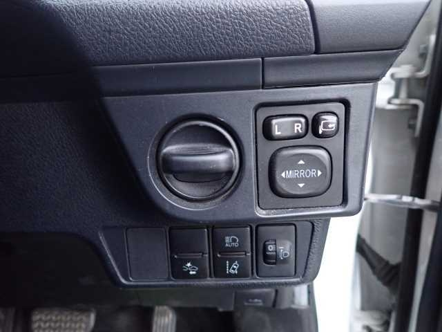 TOYOTA COROLLA FIELDER 2018