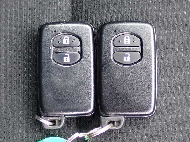 TOYOTA COROLLA FIELDER 2019