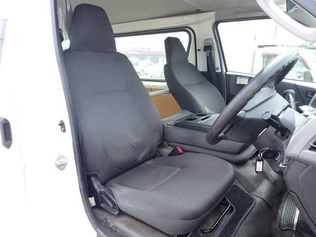 TOYOTA HIACE VAN 2012