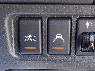 NISSAN AD 2020