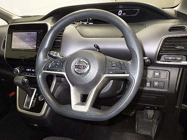 NISSAN SERENA 2017