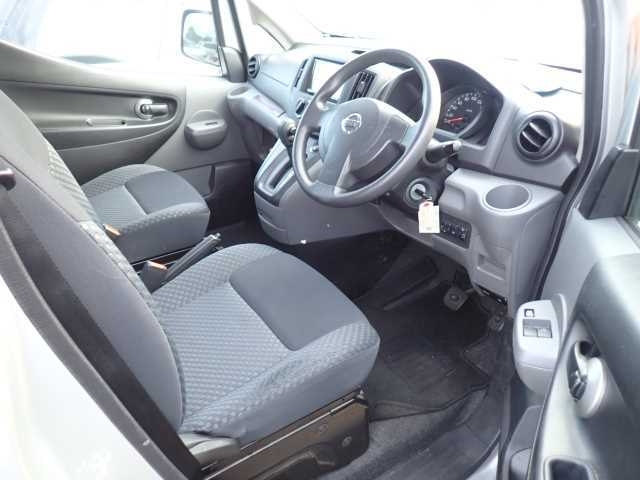 NISSAN NV200 2019