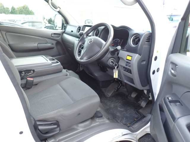 NISSAN CARAVAN VAN 2017