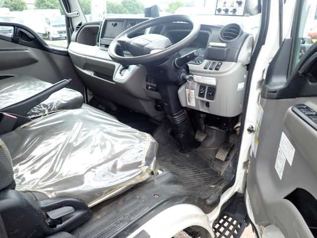 MITSUBISHI CANTER 2018