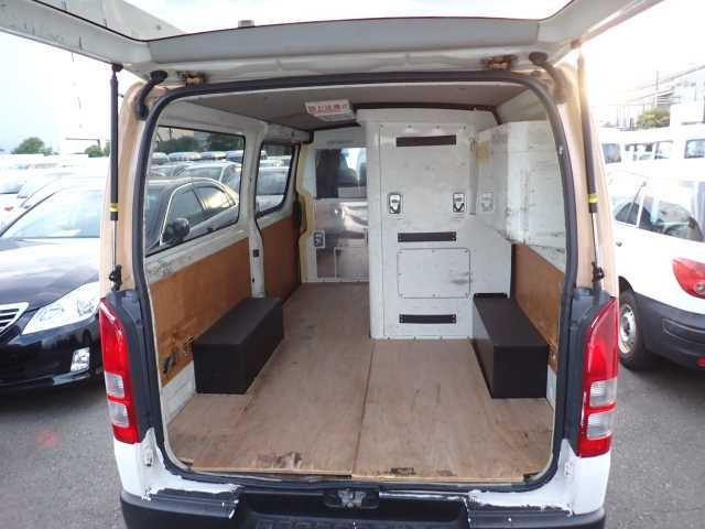 TOYOTA HIACE VAN 2012