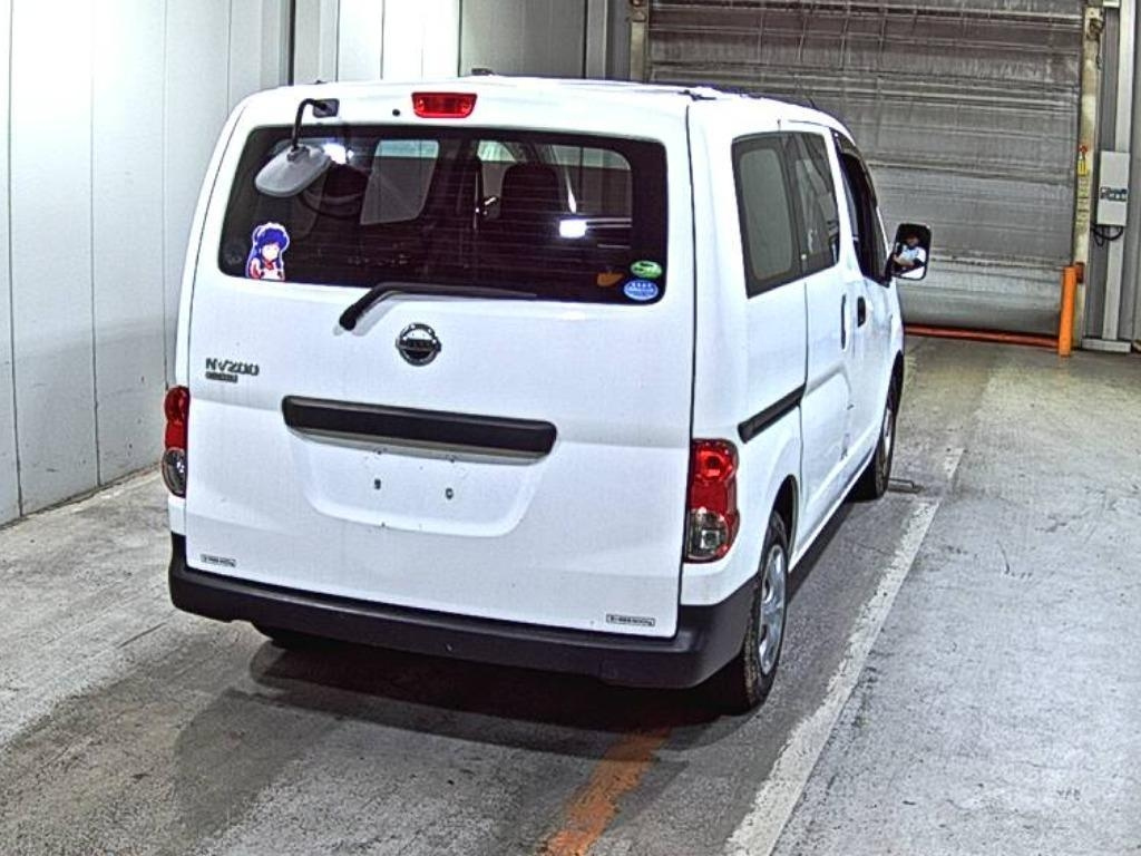 NISSAN NV200 2013