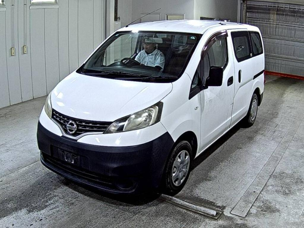 NISSAN NV200 2013