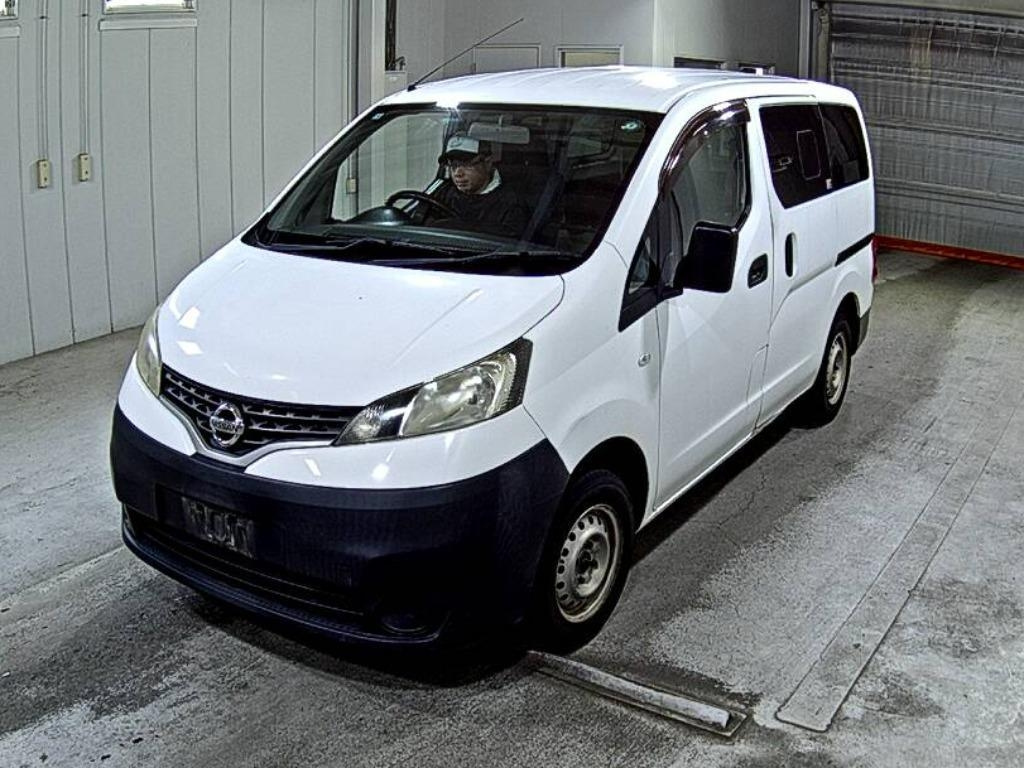NISSAN NV200 2013