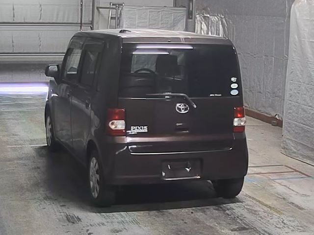 TOYOTA PIXIS SPACE 2012