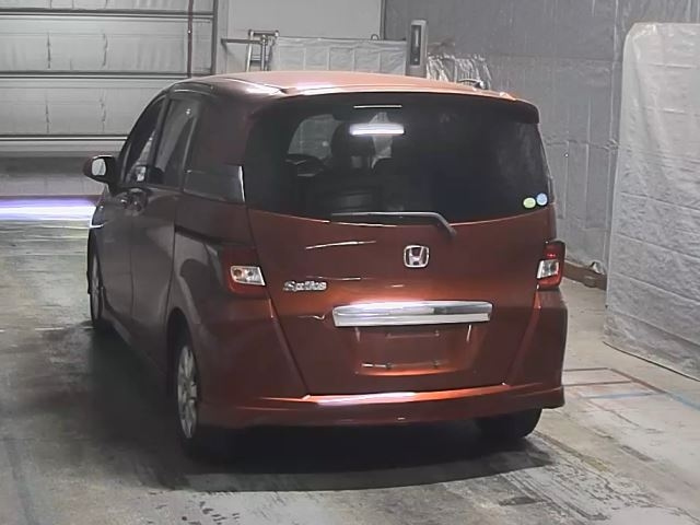 HONDA FREED 2010