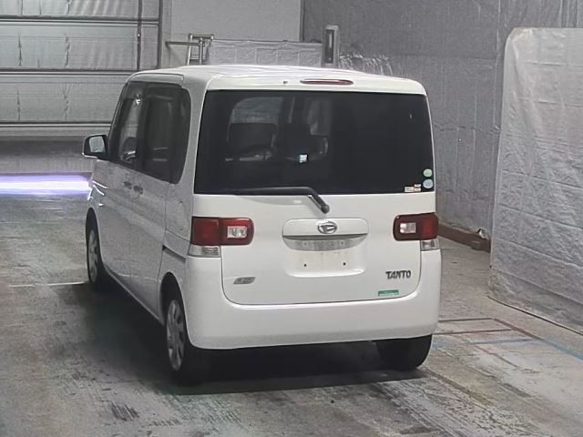DAIHATSU TANTO 2012