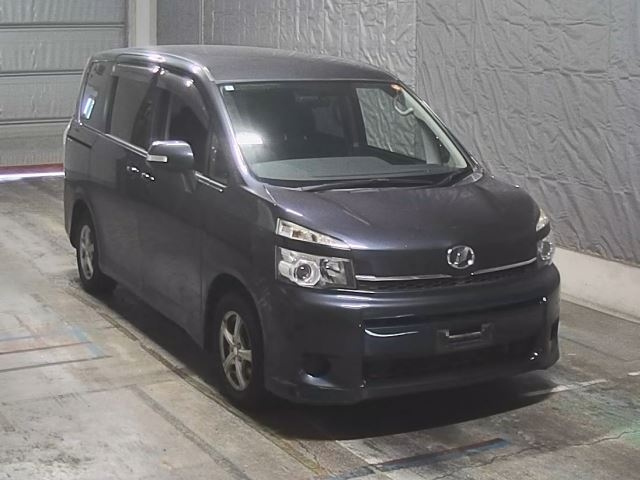 TOYOTA VOXY 2012