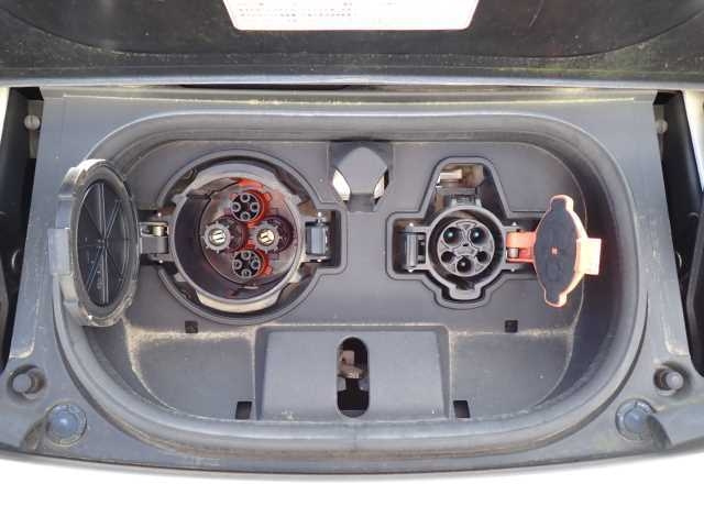 NISSAN LEAF 2018