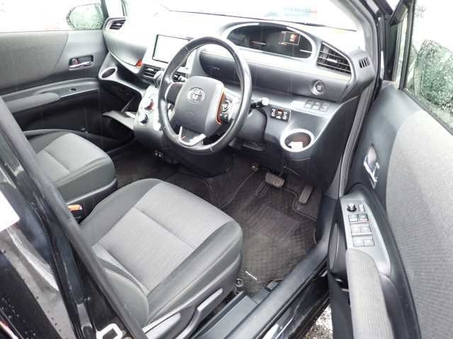TOYOTA SIENTA 2019