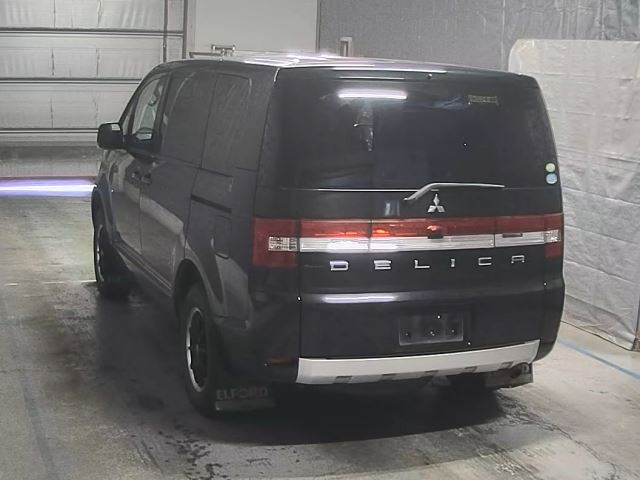 MITSUBISHI DELICA D5 2010