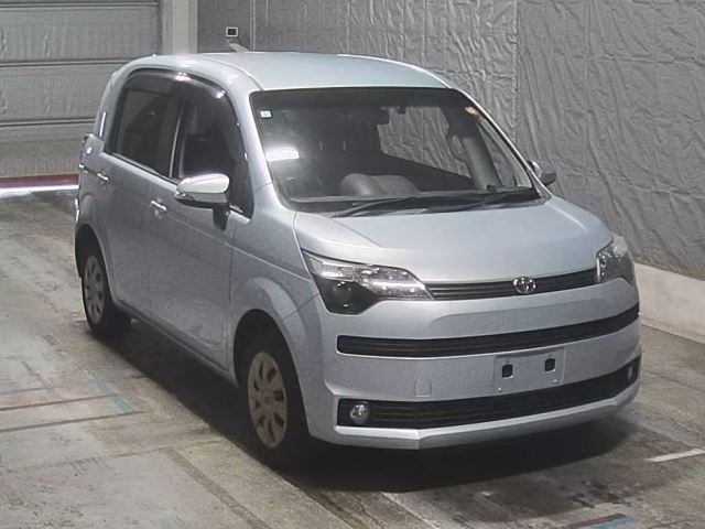 TOYOTA SPADE 2015