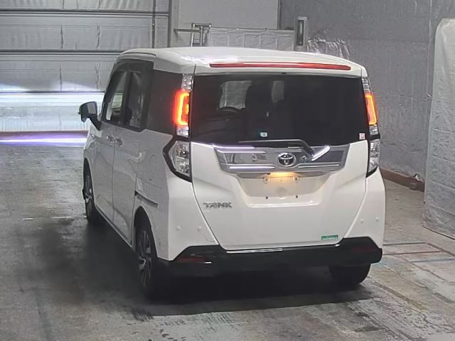 TOYOTA TANK 2019