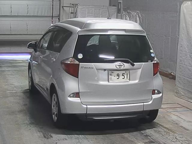 TOYOTA RACTIS 2011