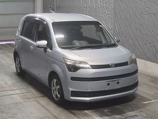 TOYOTA SPADE 2013