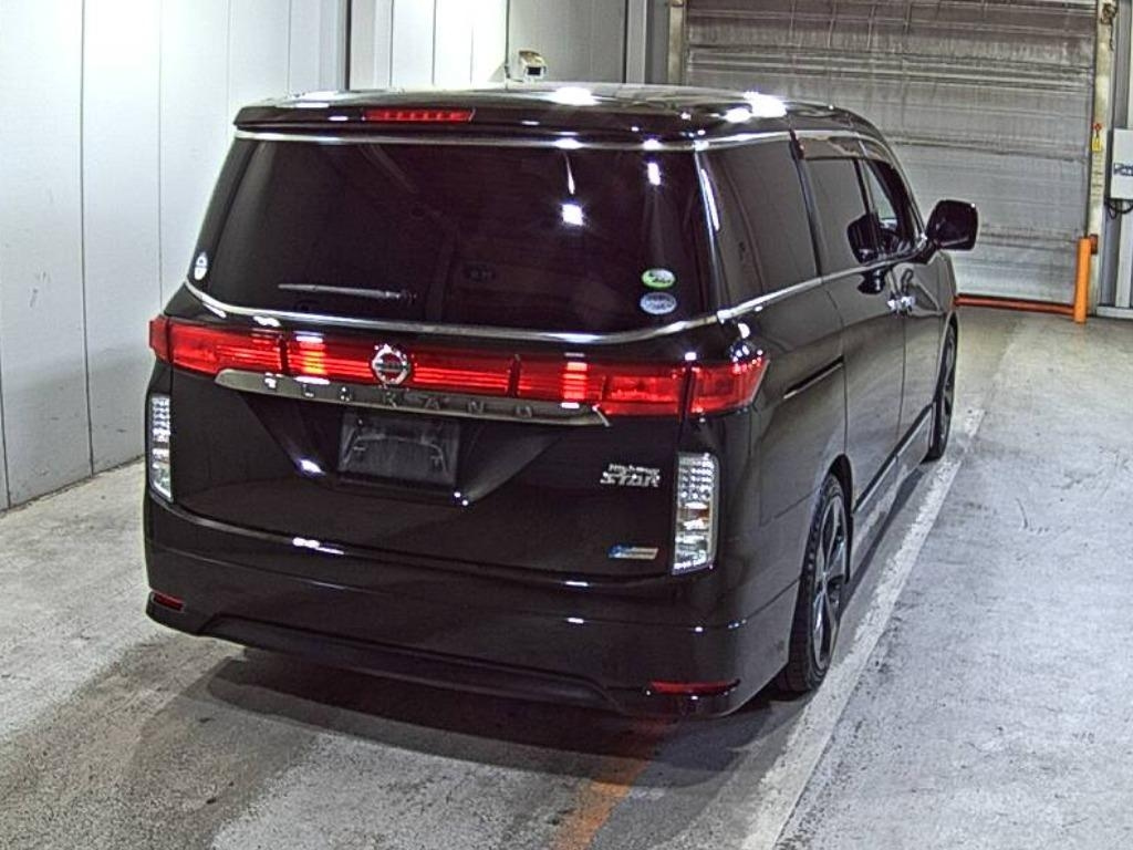 NISSAN ELGRAND 2010