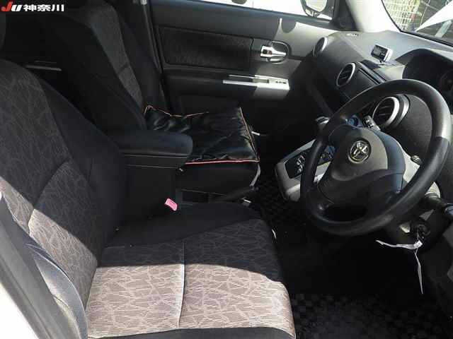 TOYOTA COROLLA RUMION 2010