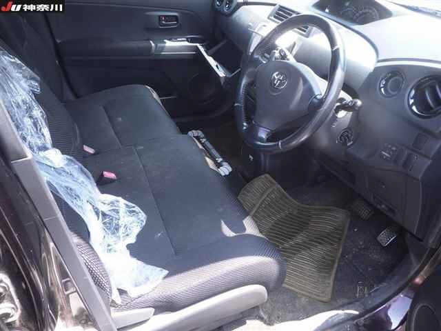 TOYOTA BB 2010