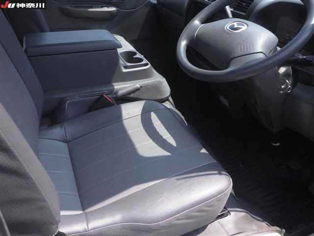 MAZDA BONGO VAN 2014