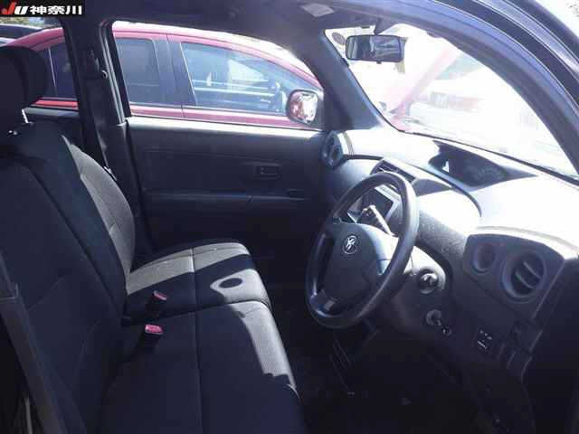 TOYOTA BB 2010