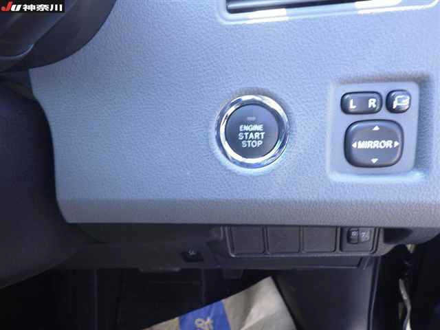 TOYOTA MARK X ZIO 2010