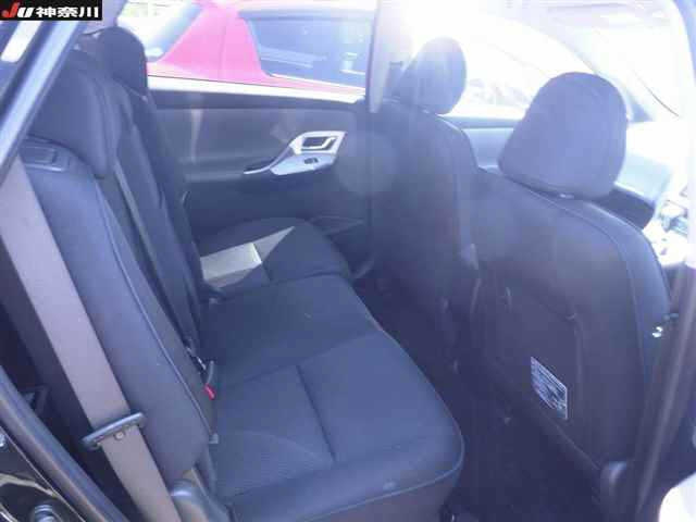 TOYOTA MARK X ZIO 2010