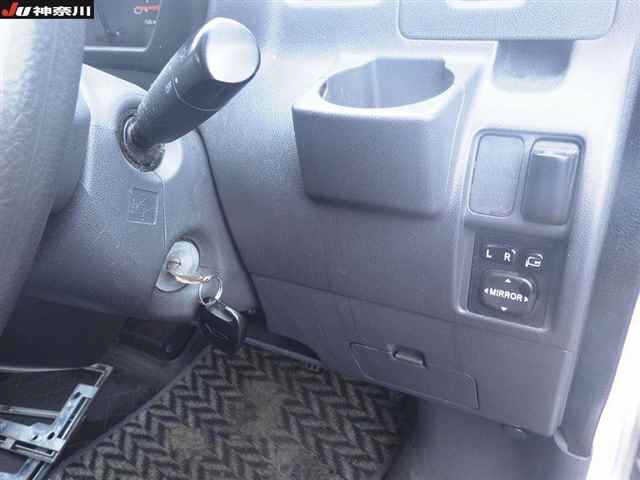 DAIHATSU HIJET VAN 2015