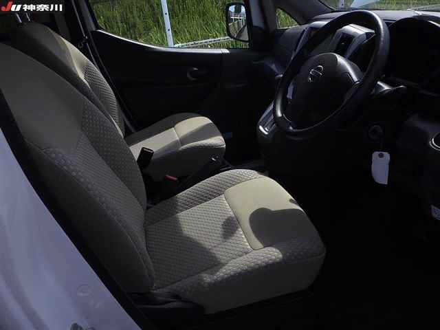 NISSAN NV200 2018