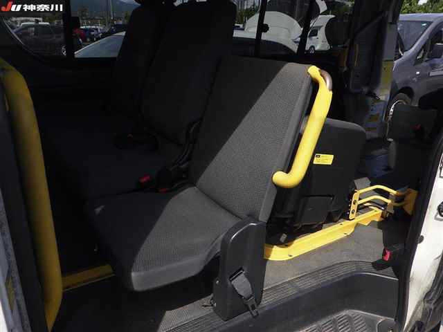 TOYOTA HIACE VAN 2011