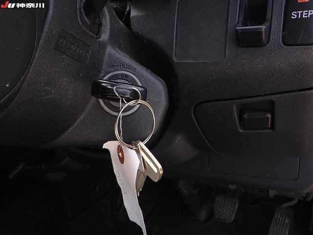 TOYOTA HIACE VAN 2011