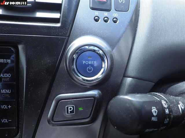 TOYOTA PRIUS ALPHA 2014