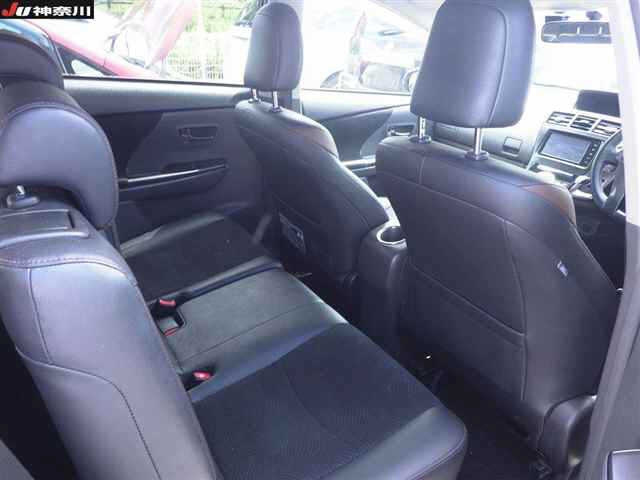 TOYOTA PRIUS ALPHA 2014