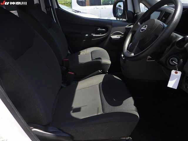 NISSAN NV200 2021