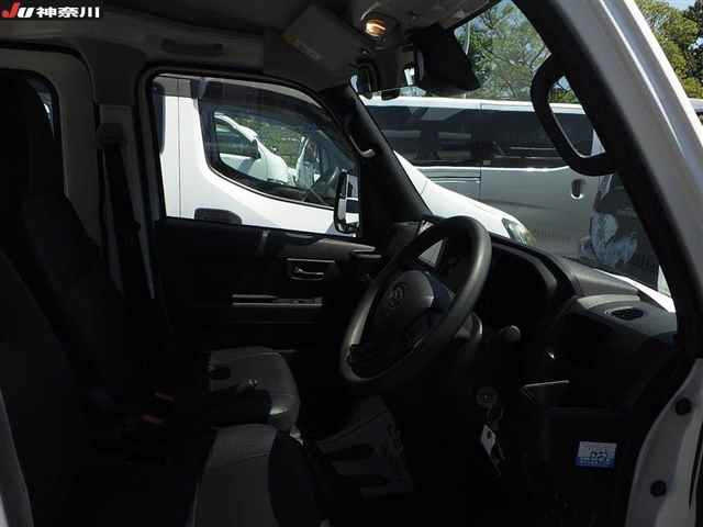 DAIHATSU HIJET VAN 2024