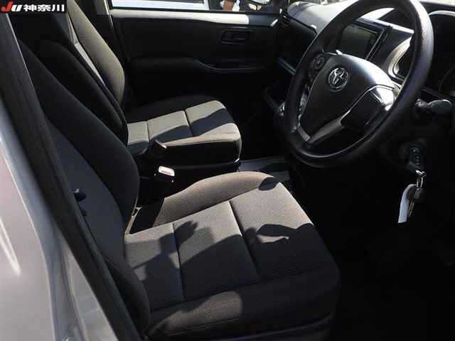 TOYOTA NOAH 2020